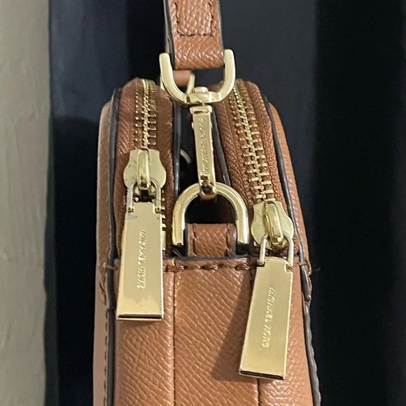 Michael Kors Brown Crossbody Bag Sleek Design - Picture 3 of 12